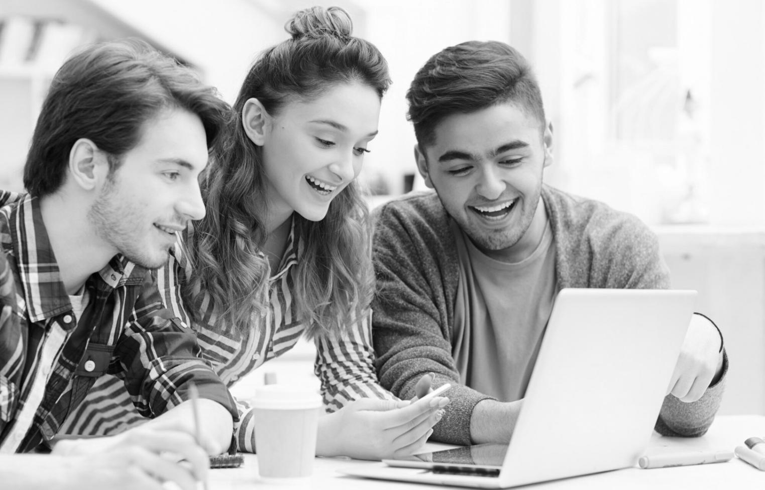 Bureau de consultation financière moderne à Nantes